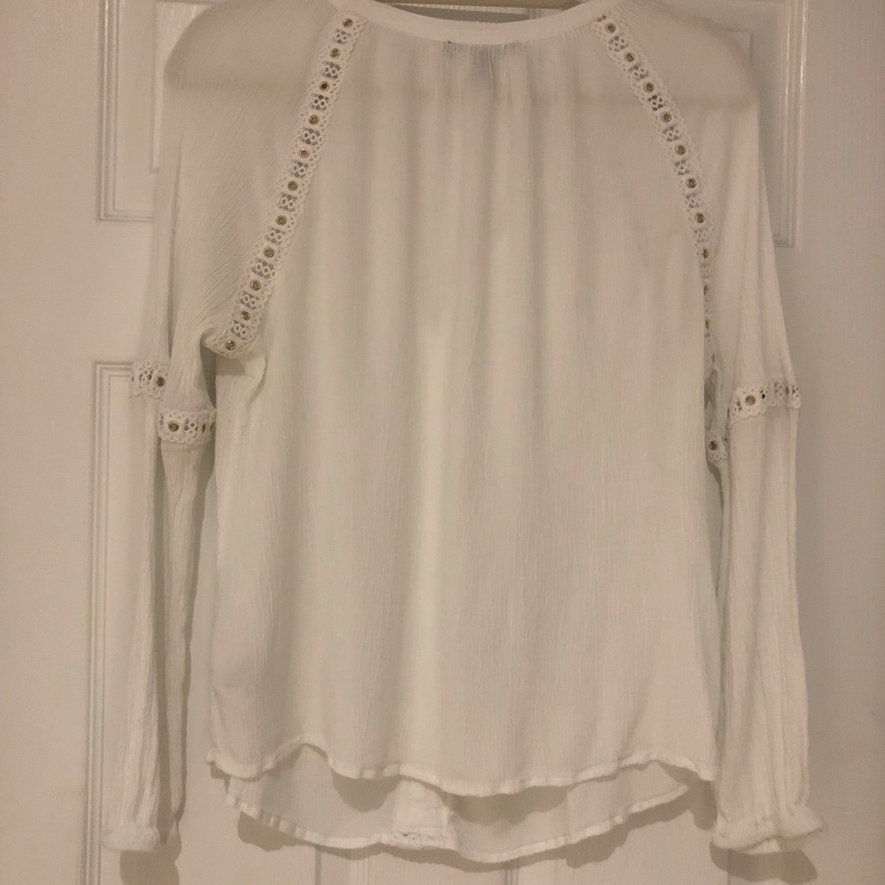 Ladies white top - Picture 2 of 3